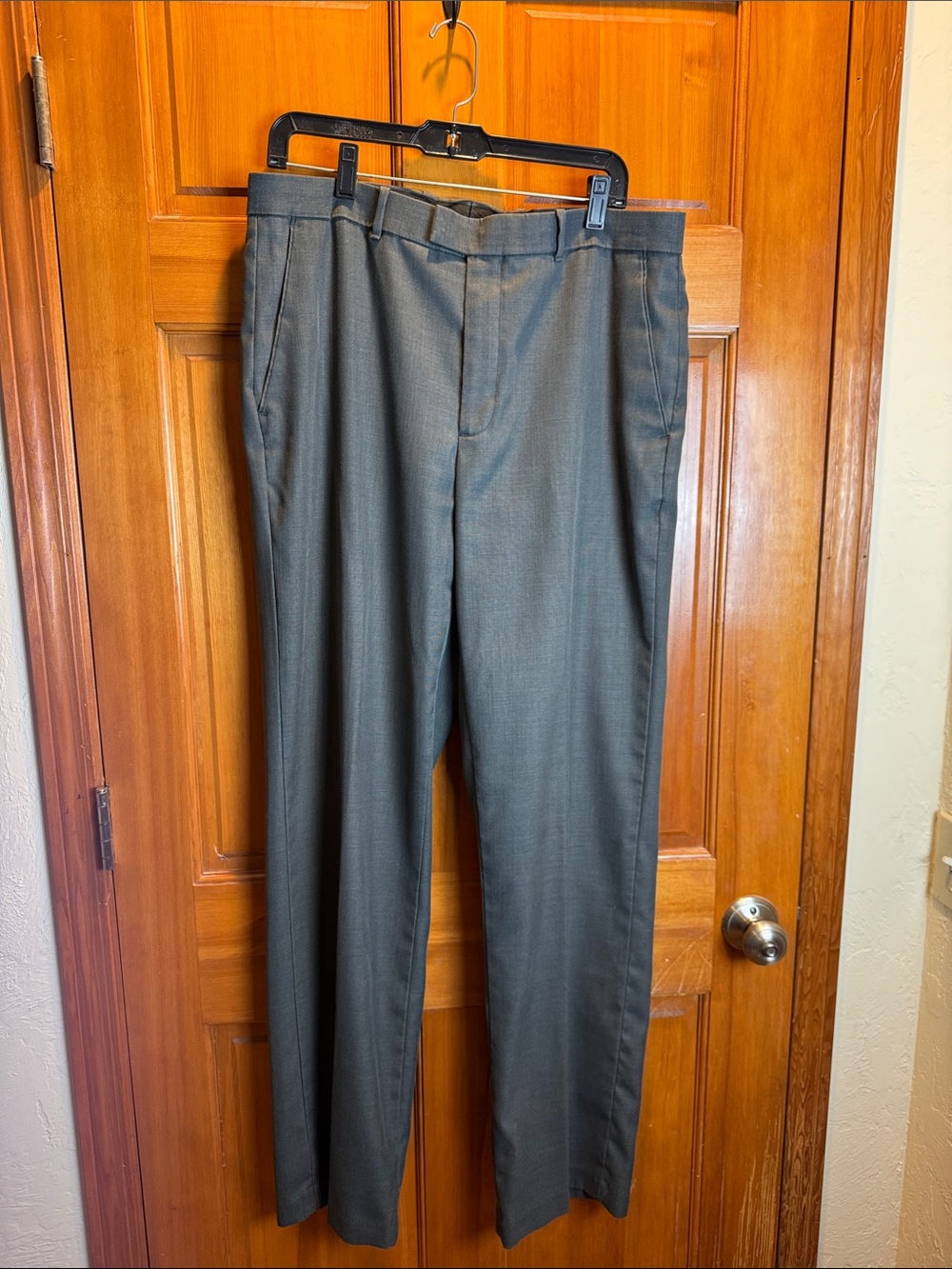 Perry Ellis Portfolio Men's Classic Fit Dress Pants in Charcoal Gray 34 x 34